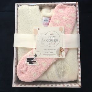 White Plush Robe with Plush Pink Socks